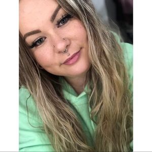 Meet your Posher, Devan